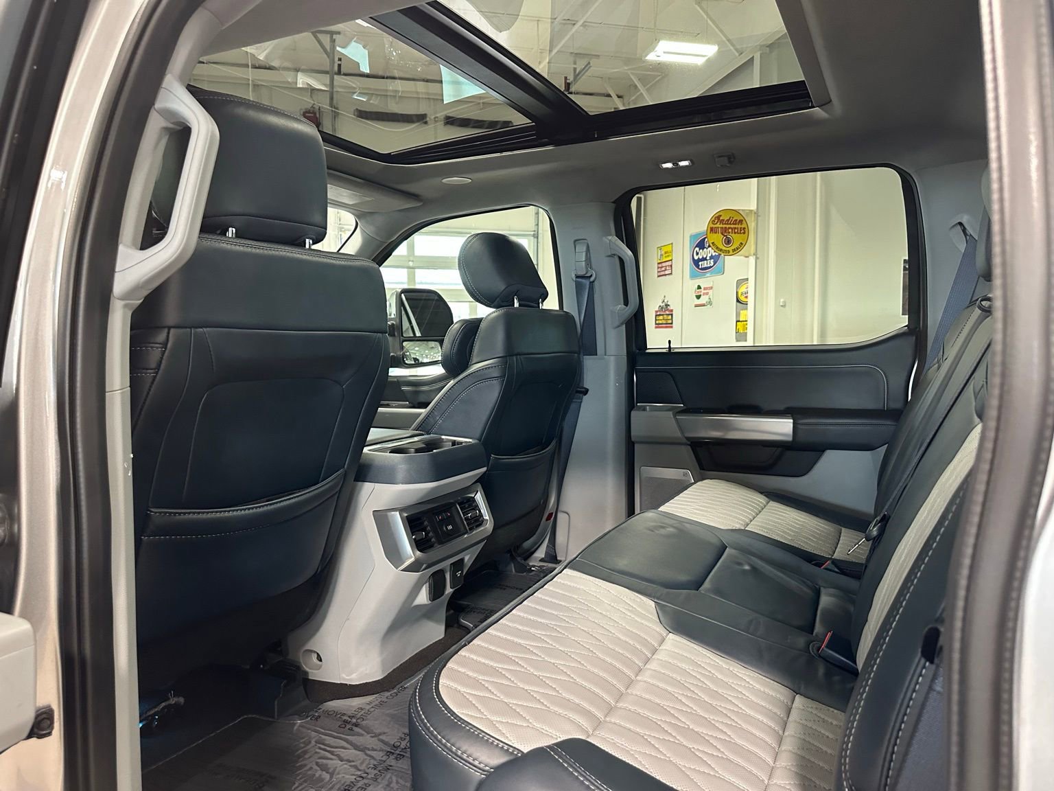 Used 2024 Ford F250 Limited w/ FX4 Off-Road Package image 46