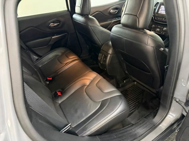 Used 2020 Jeep Cherokee Latitude Lux w/ Comfort/Convenience Group AWD/4WD image 40