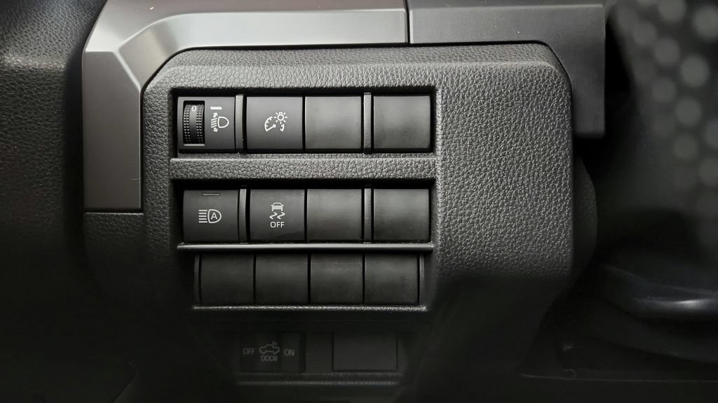Certified 2024 Toyota Tacoma SR5 AWD/4WD image 39