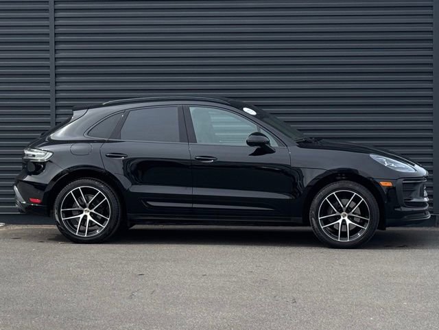 Certified 2023 Porsche Macan image 8