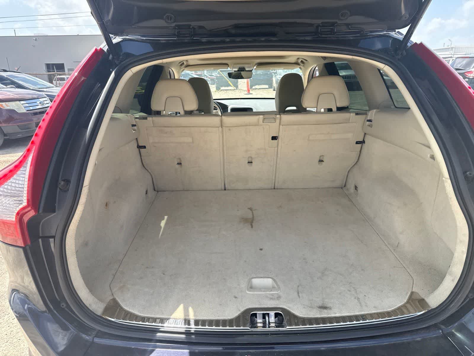 Used 2016 Volvo XC60 T6 AWD/4WD image 14