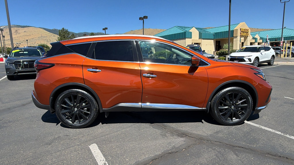 Used 2022 Nissan Murano Platinum w/ Cargo Package FWD image 2