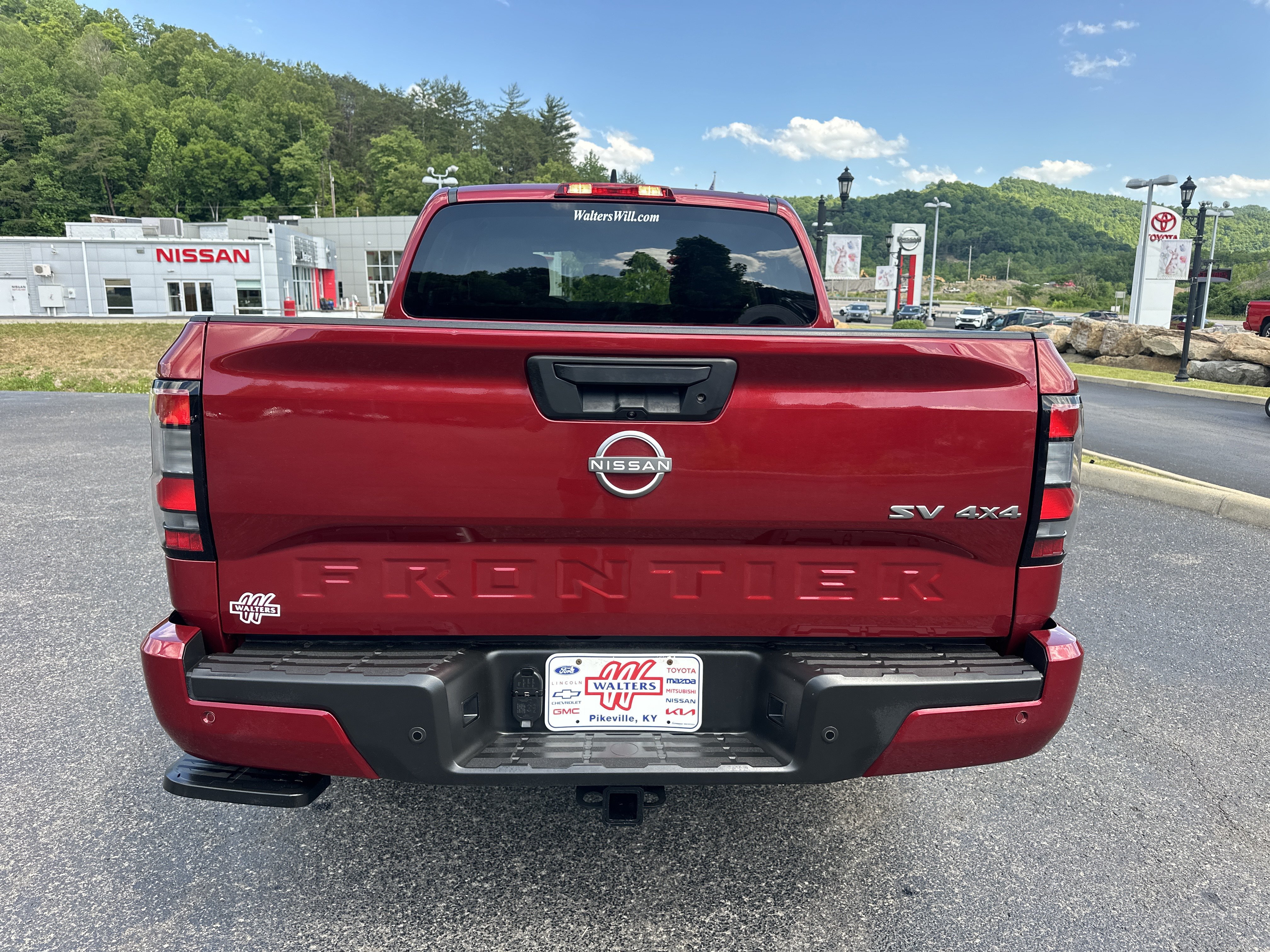 Used 2023 Nissan Frontier SV w/ Technology Package AWD/4WD image 3