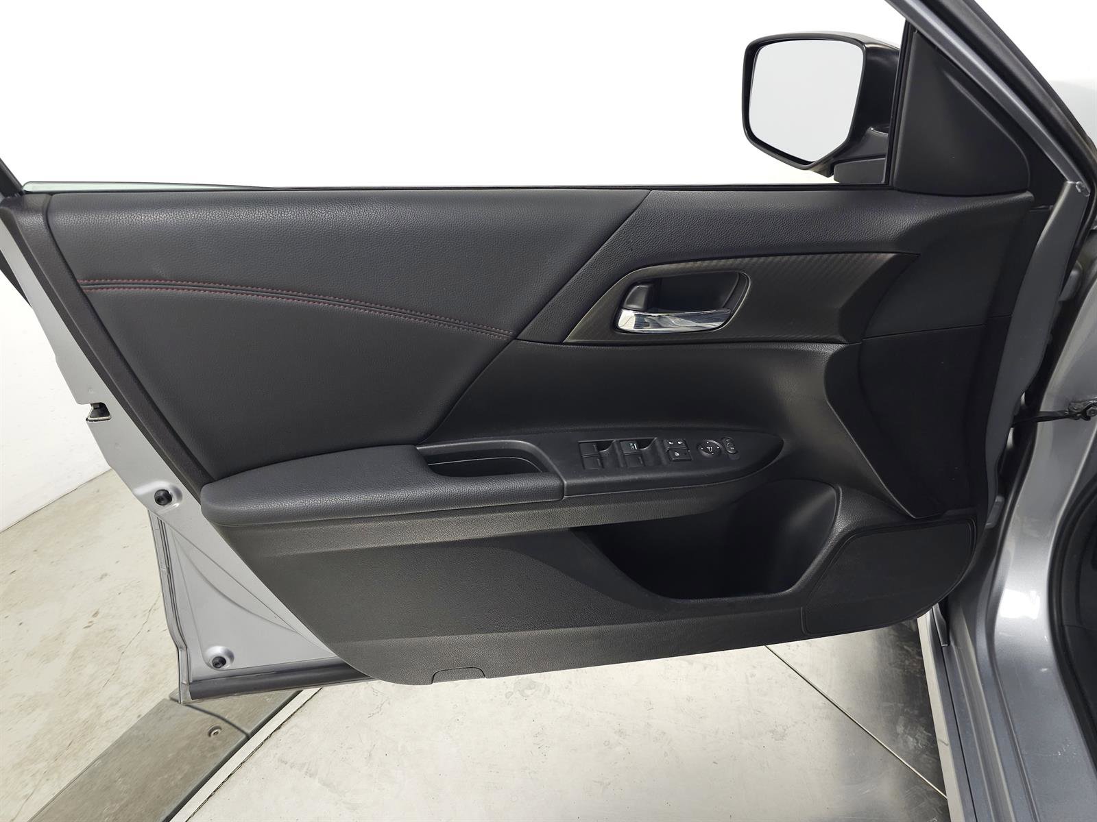 Used 2017 Honda Accord Sport Special Edition image 11