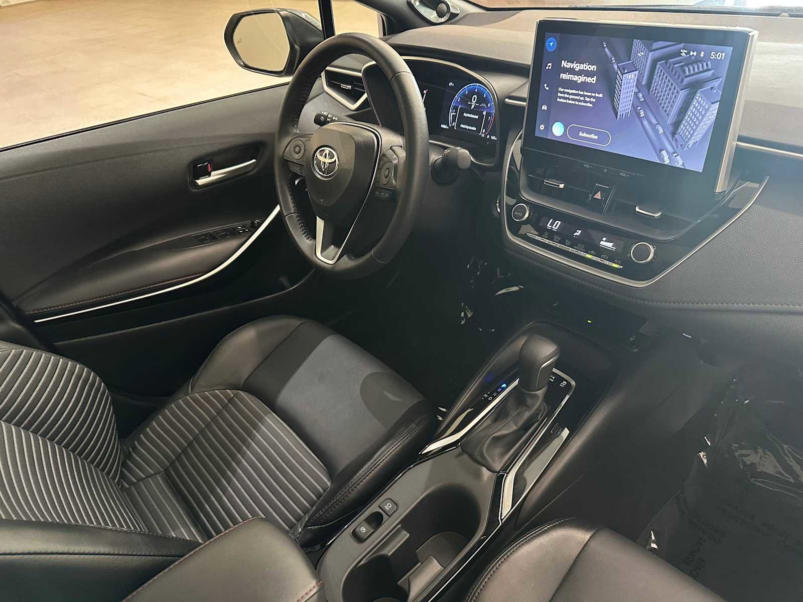 Certified 2025 Toyota Corolla XSE image 36