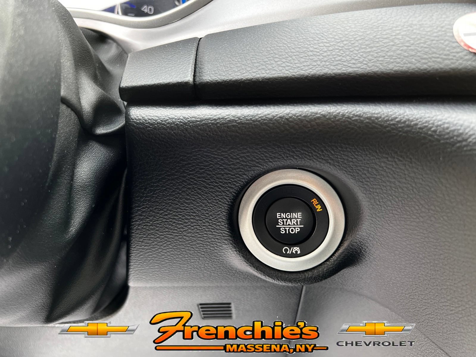 Used 2025 Chrysler Pacifica Select FWD image 20
