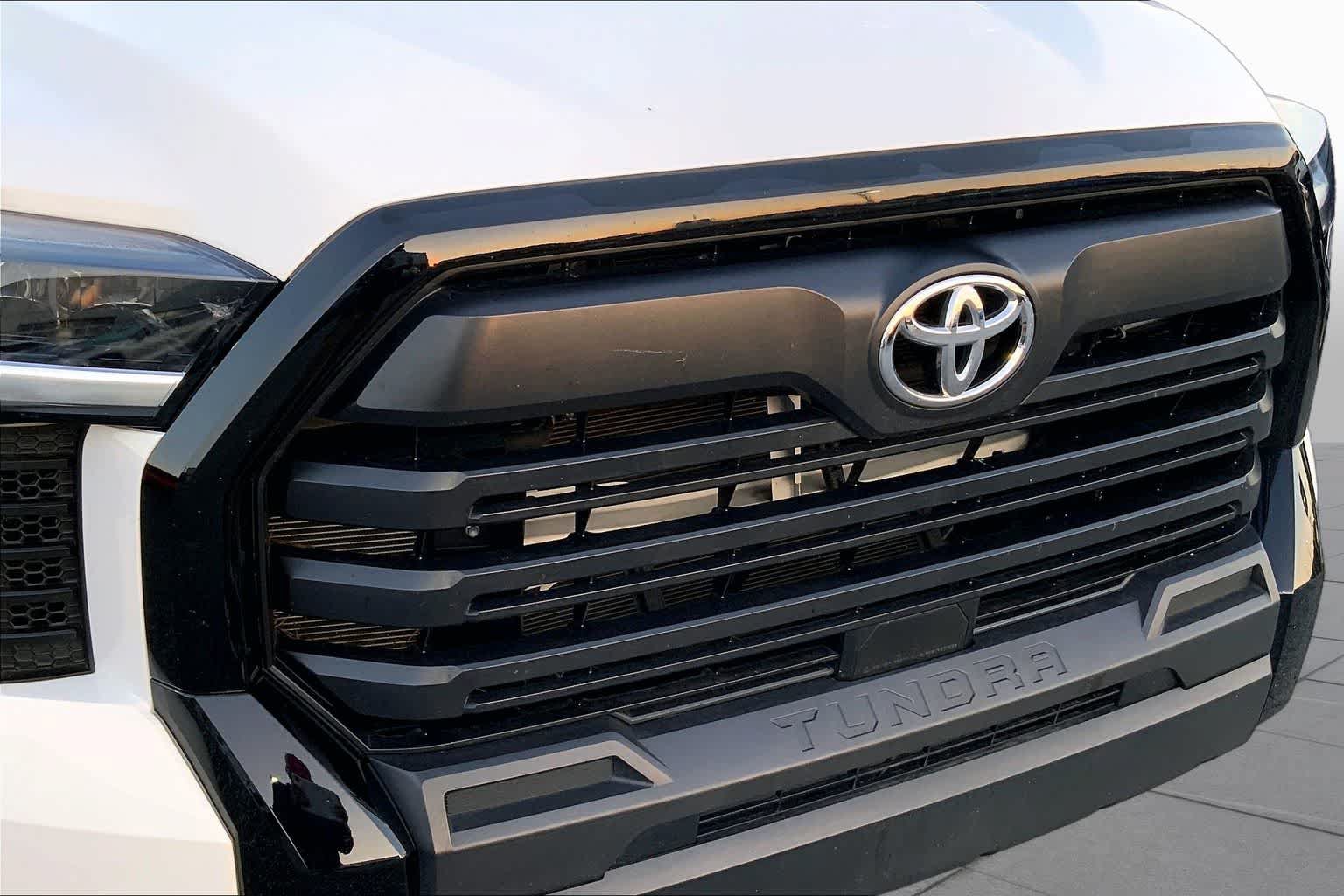 Used 2024 Toyota Tundra SR AWD/4WD image 29