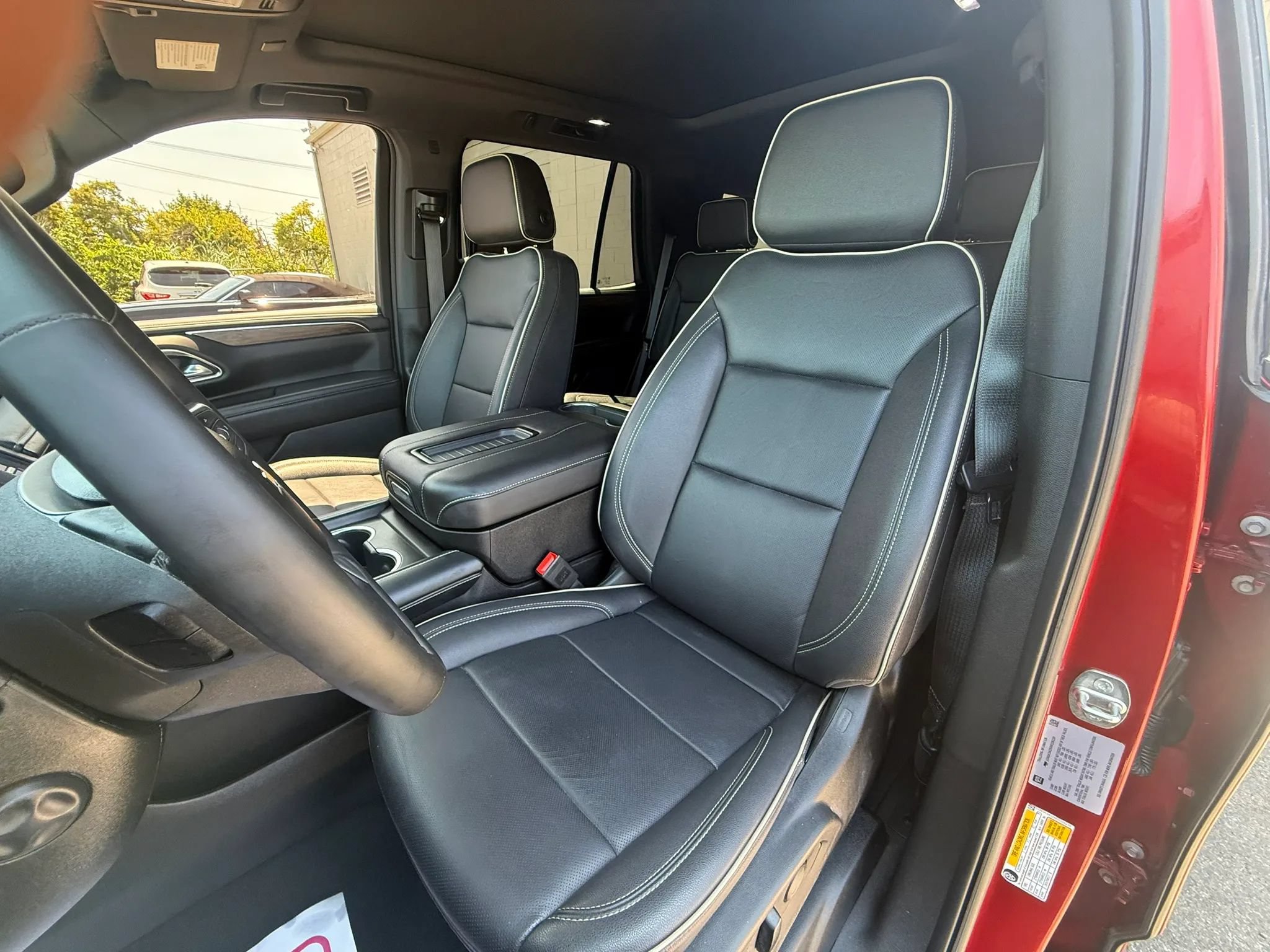 Used 2024 Chevrolet Tahoe Premier AWD/4WD image 31