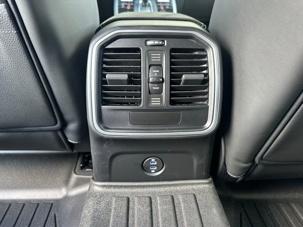 Certified 2026 Porsche Macan GTS image 37