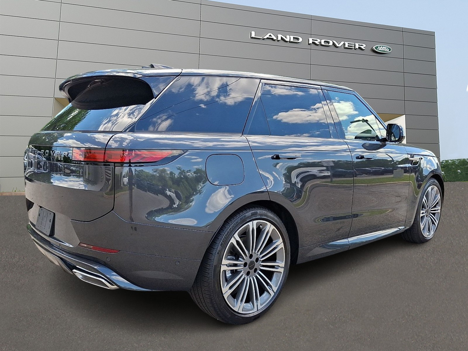New 2026 Land Rover Range Rover Sport Dynamic SE AWD/4WD image 2