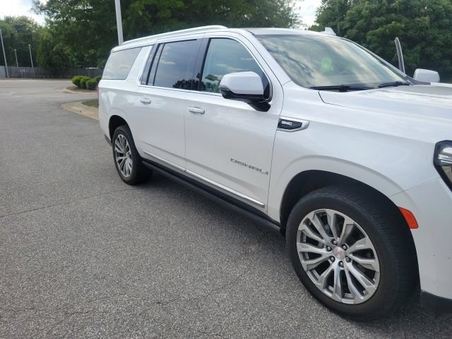 Used 2021 GMC Yukon XL Denali w/ Denali Premium Package AWD/4WD image 1