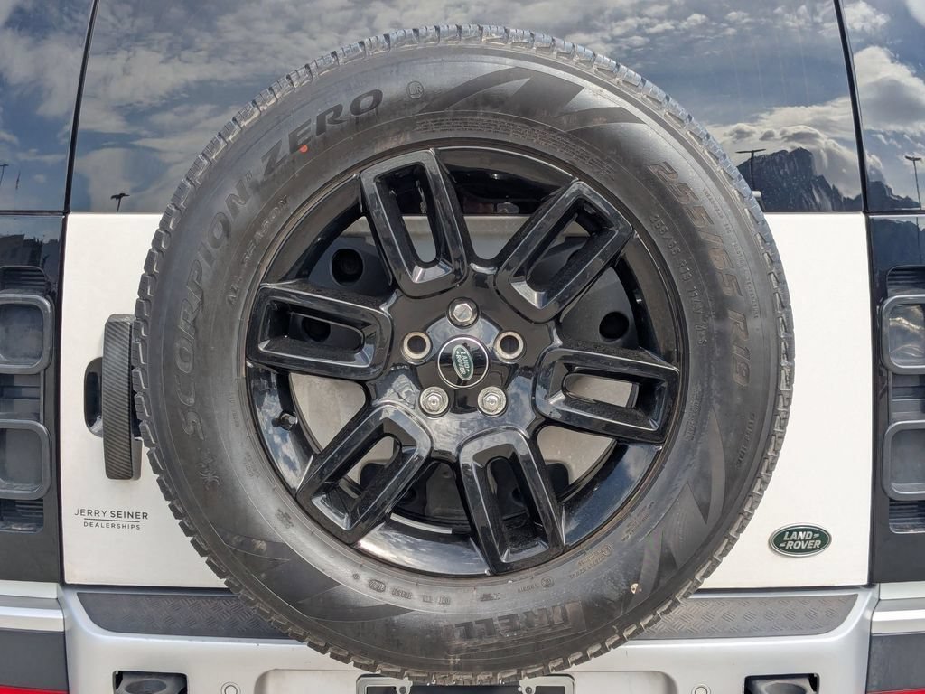 Used 2023 Land Rover Defender 110 SE AWD/4WD image 14