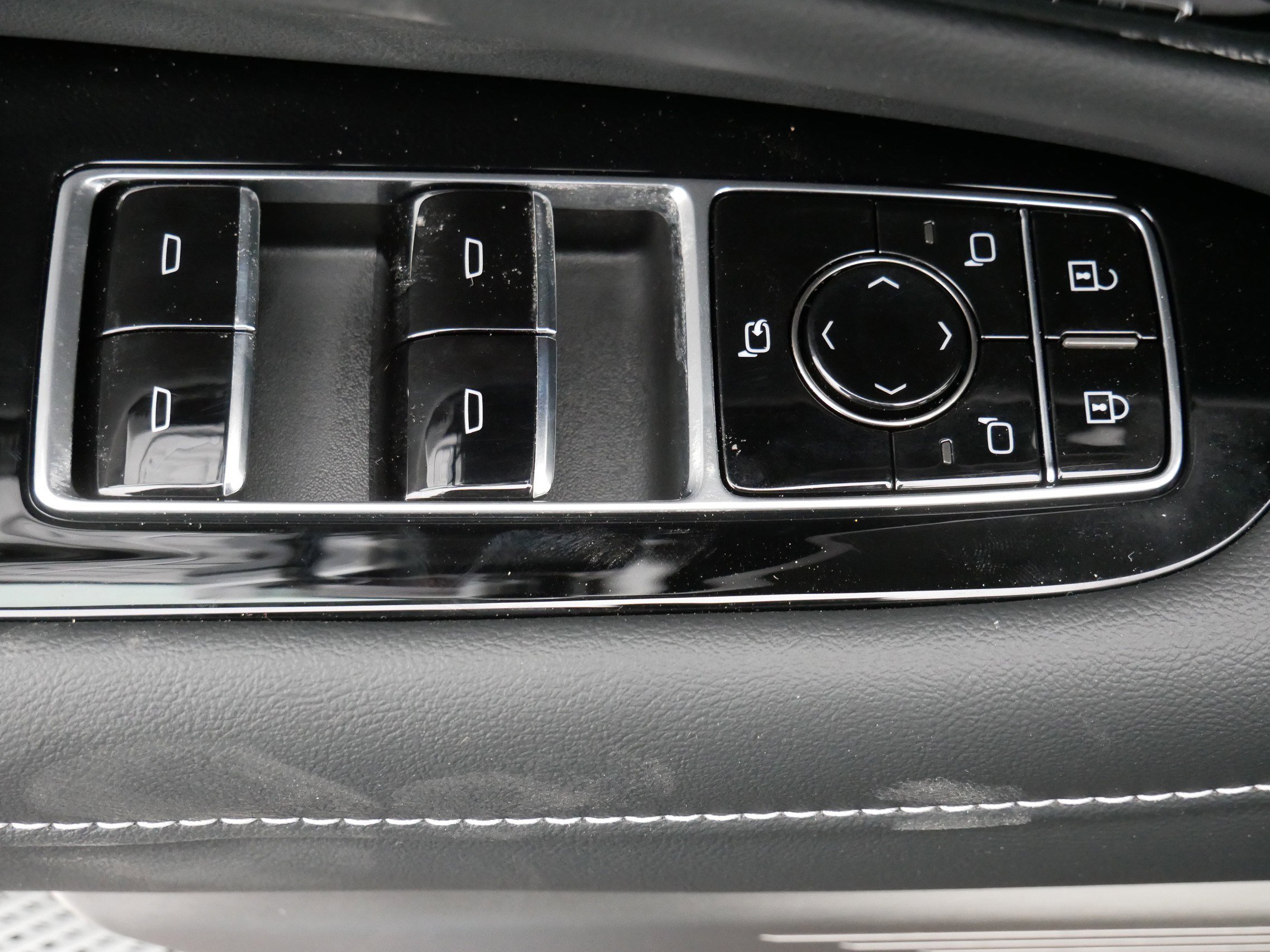 New 2026 Cadillac Optiq Sport 1 image 18