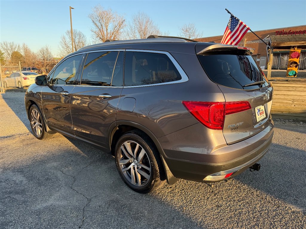 Used 2017 Honda Pilot Elite image 3