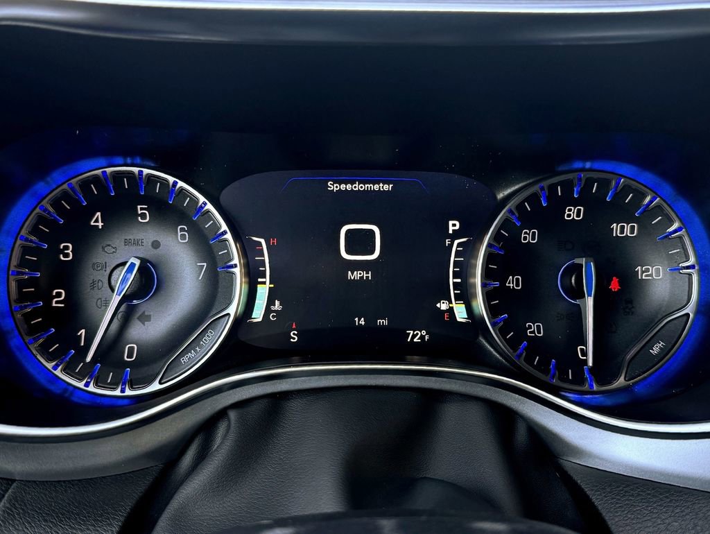 New 2026 Chrysler Pacifica Limited w/ Uconnect Theater Family Group image 18