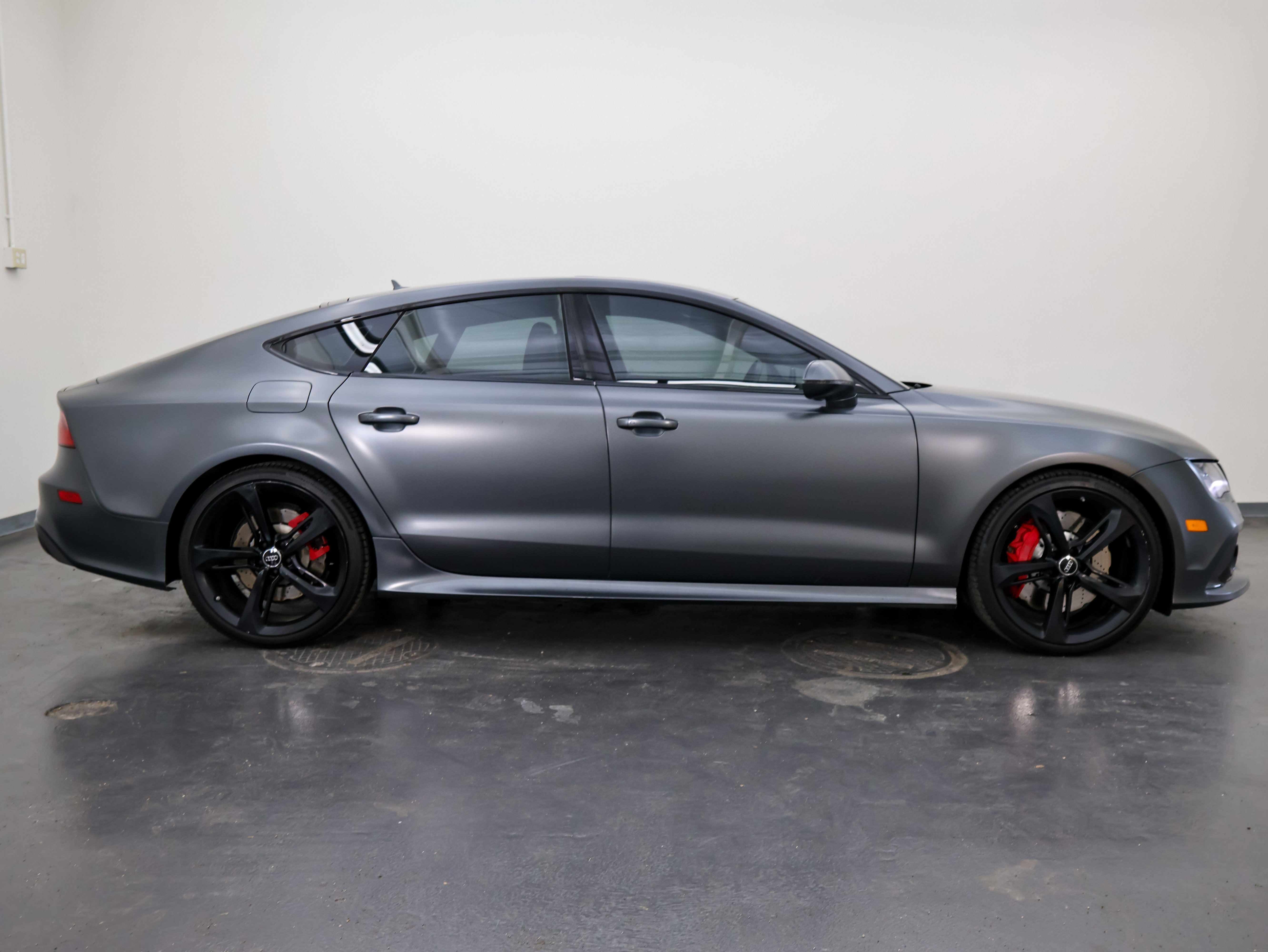 Used 2015 Audi RS 7 Prestige w/ Dynamic Package image 2