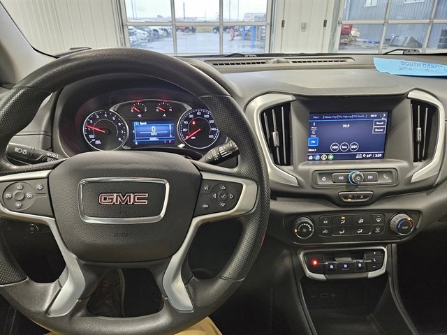Used 2024 GMC Terrain SLE image 23