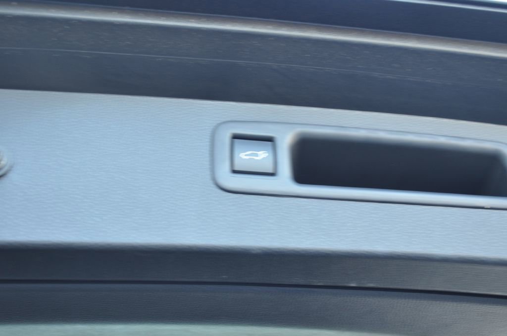 Used 2025 Toyota Highlander XLE image 19