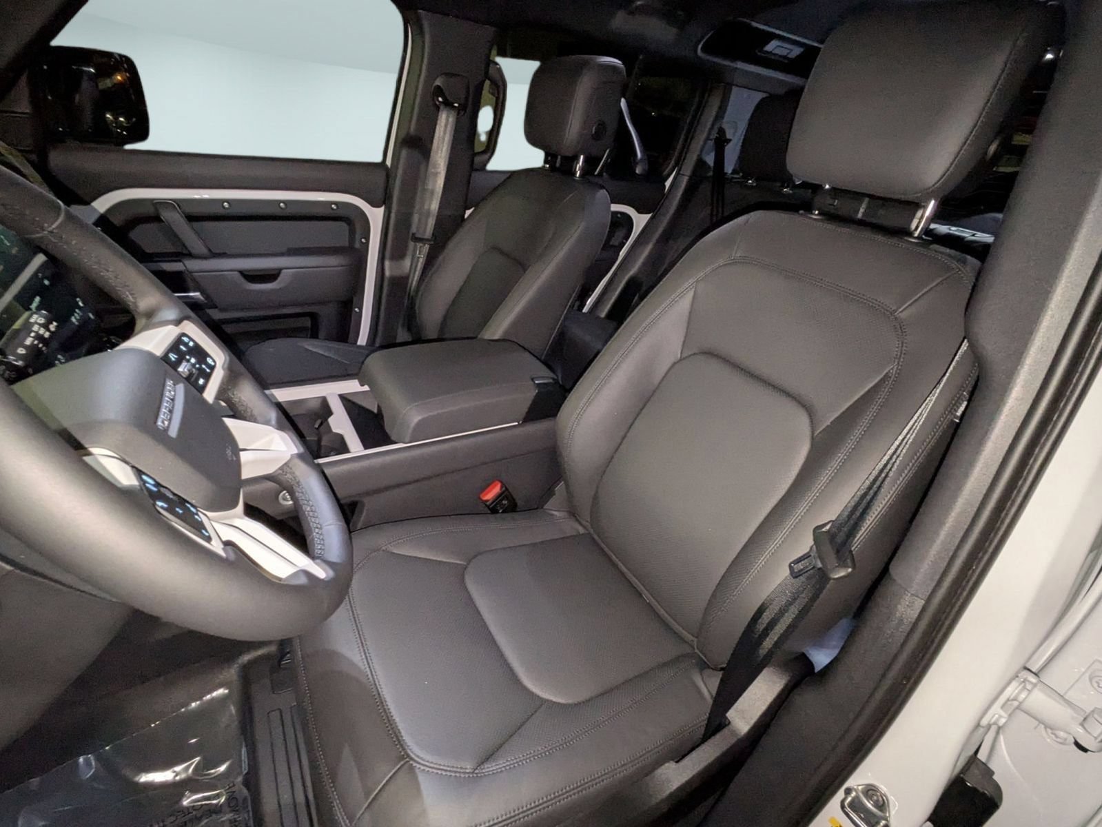 New 2026 Land Rover Defender 110 X-Dynamic SE AWD/4WD image 15
