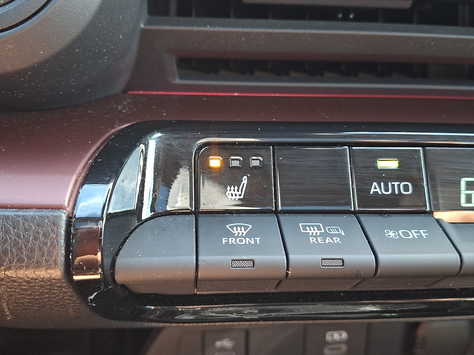Used 2024 Toyota Prius Prime FWD image 24