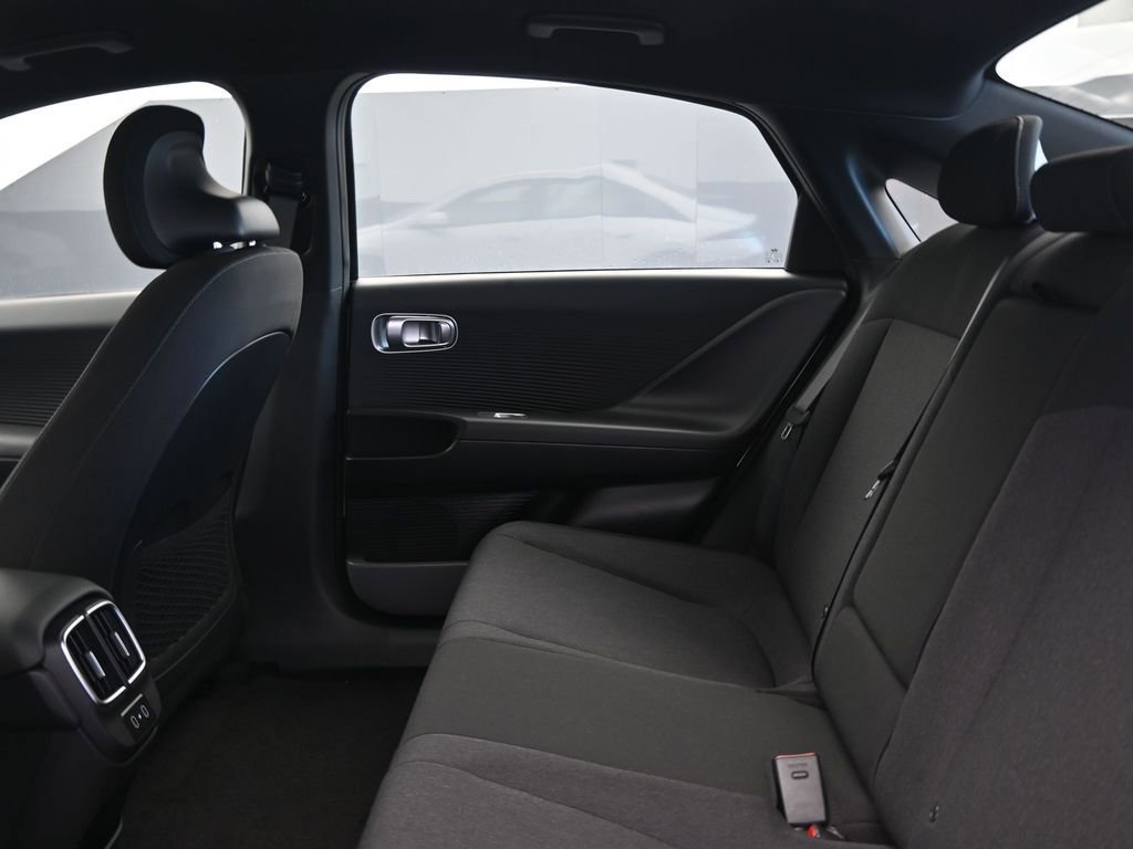 New 2025 Hyundai Ioniq 6 SE image 18