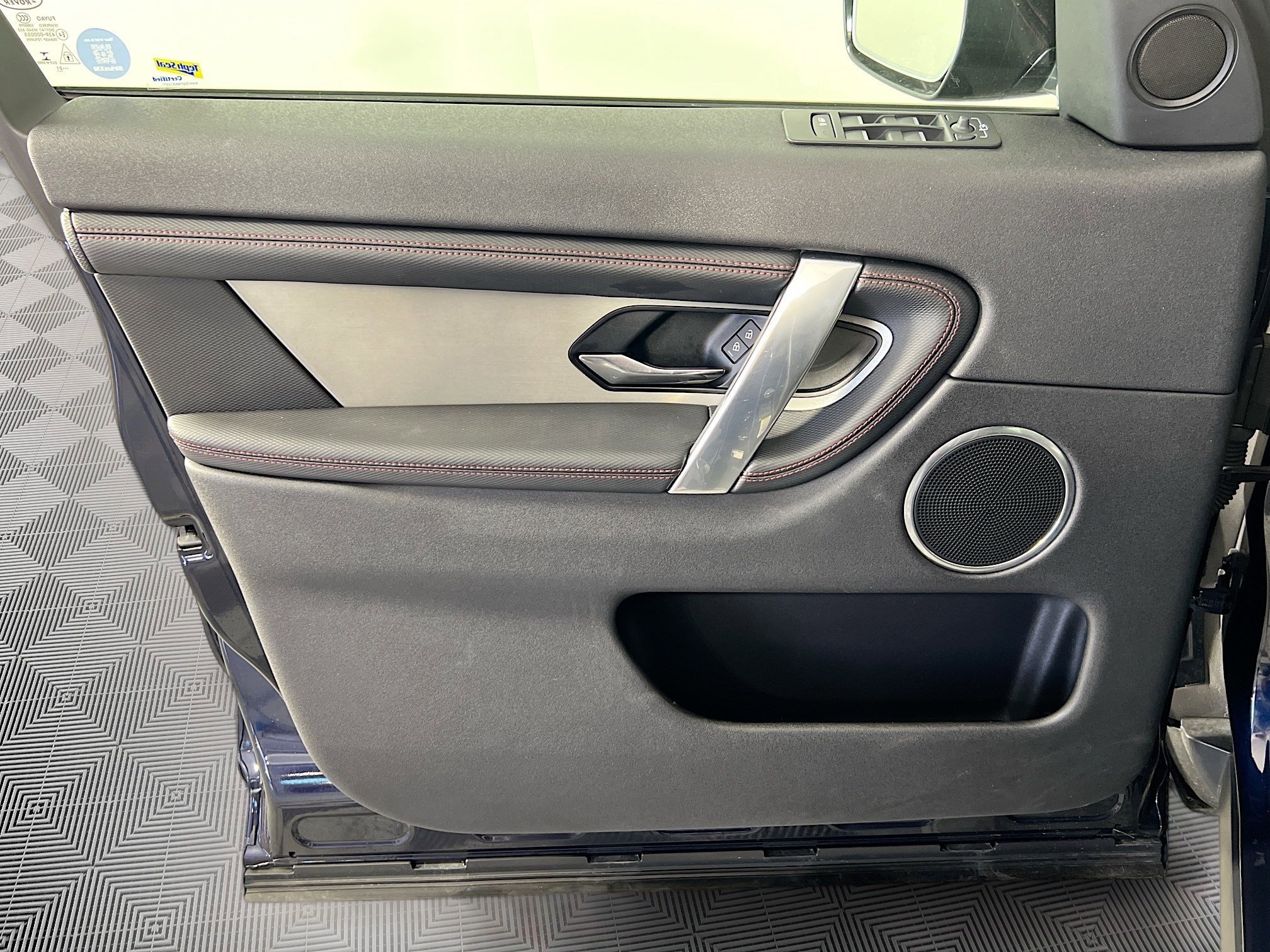 Used 2022 Land Rover Discovery Sport S R-Dynamic image 20