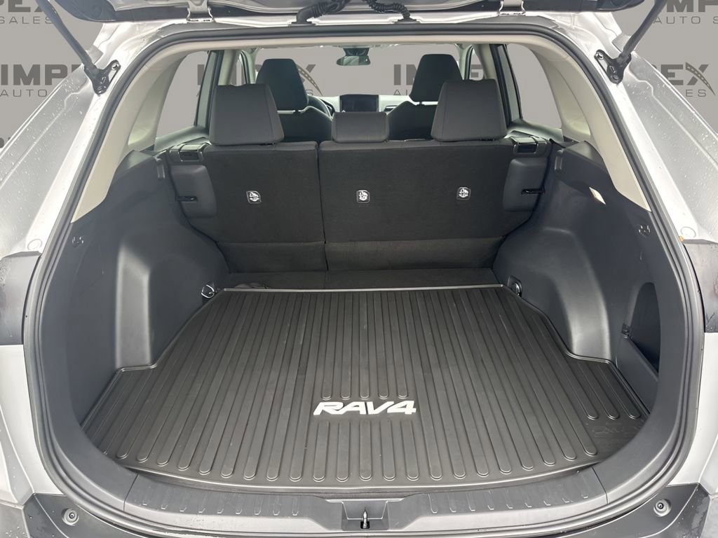 Used 2023 Toyota RAV4 LE image 25