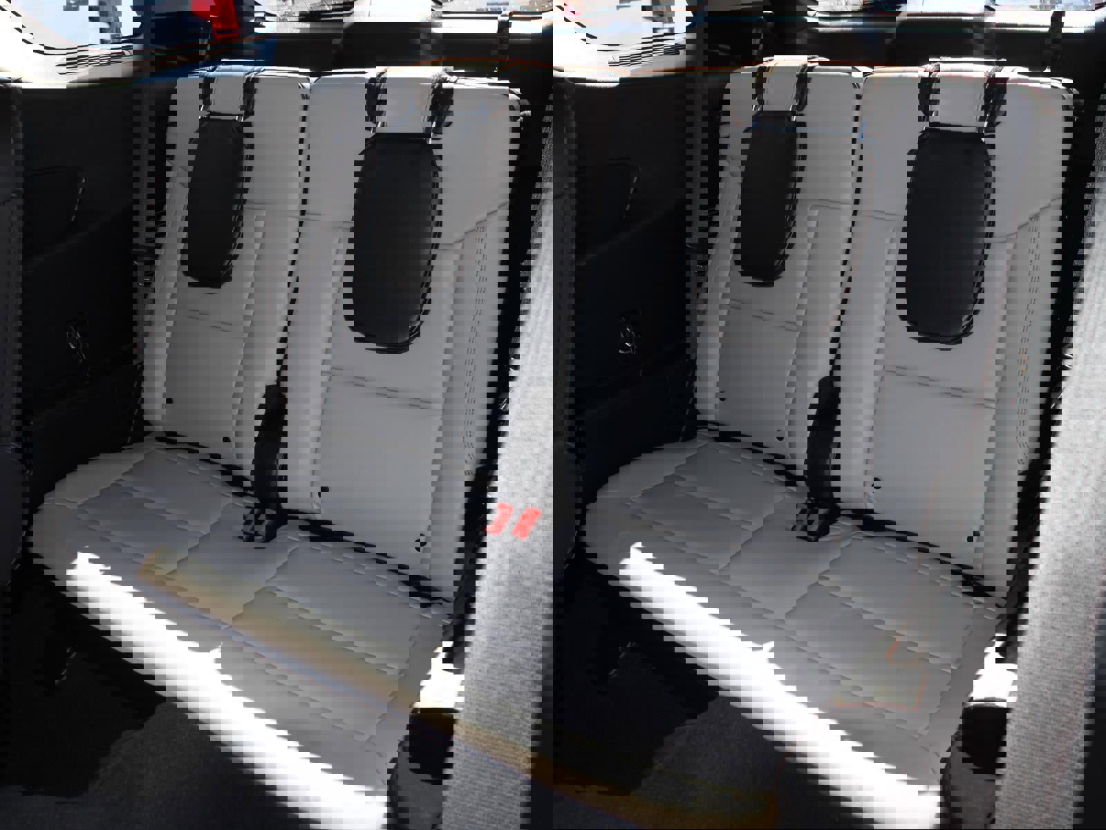 Used 2021 Ford Explorer XLT w/ Equipment Group 202A image 19