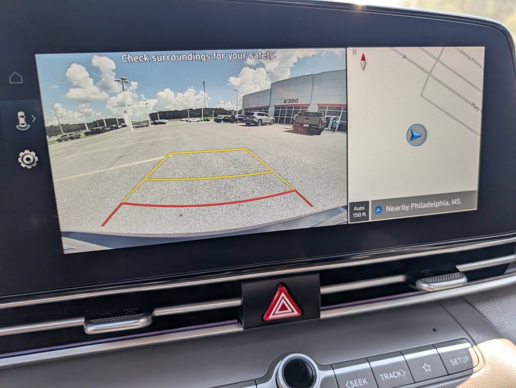 Used 2024 Hyundai Elantra SEL FWD image 14