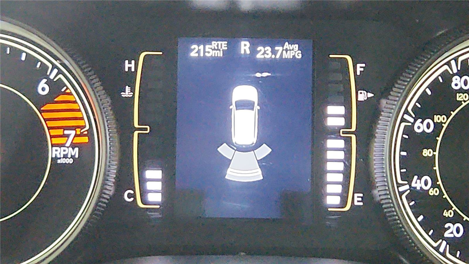 Used 2019 Jeep Cherokee Latitude Plus AWD/4WD image 27