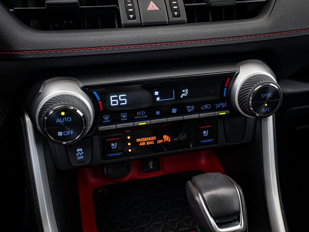 Used 2020 Toyota RAV4 AWD image 35