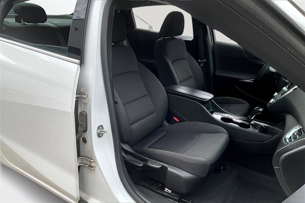 Used 2020 Chevrolet Malibu LT image 27