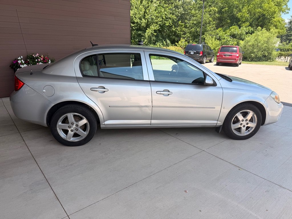 Used 2009 Chevrolet Cobalt LT w/ My Link Package FWD image 8