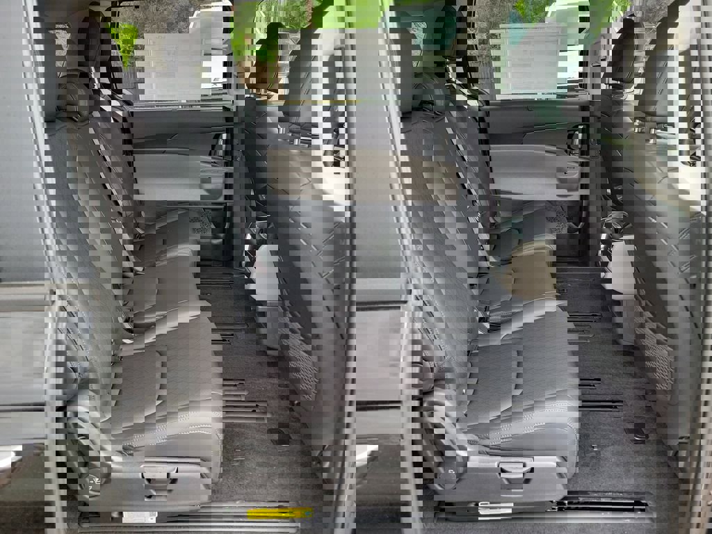 New 2026 Kia Carnival EX FWD image 12