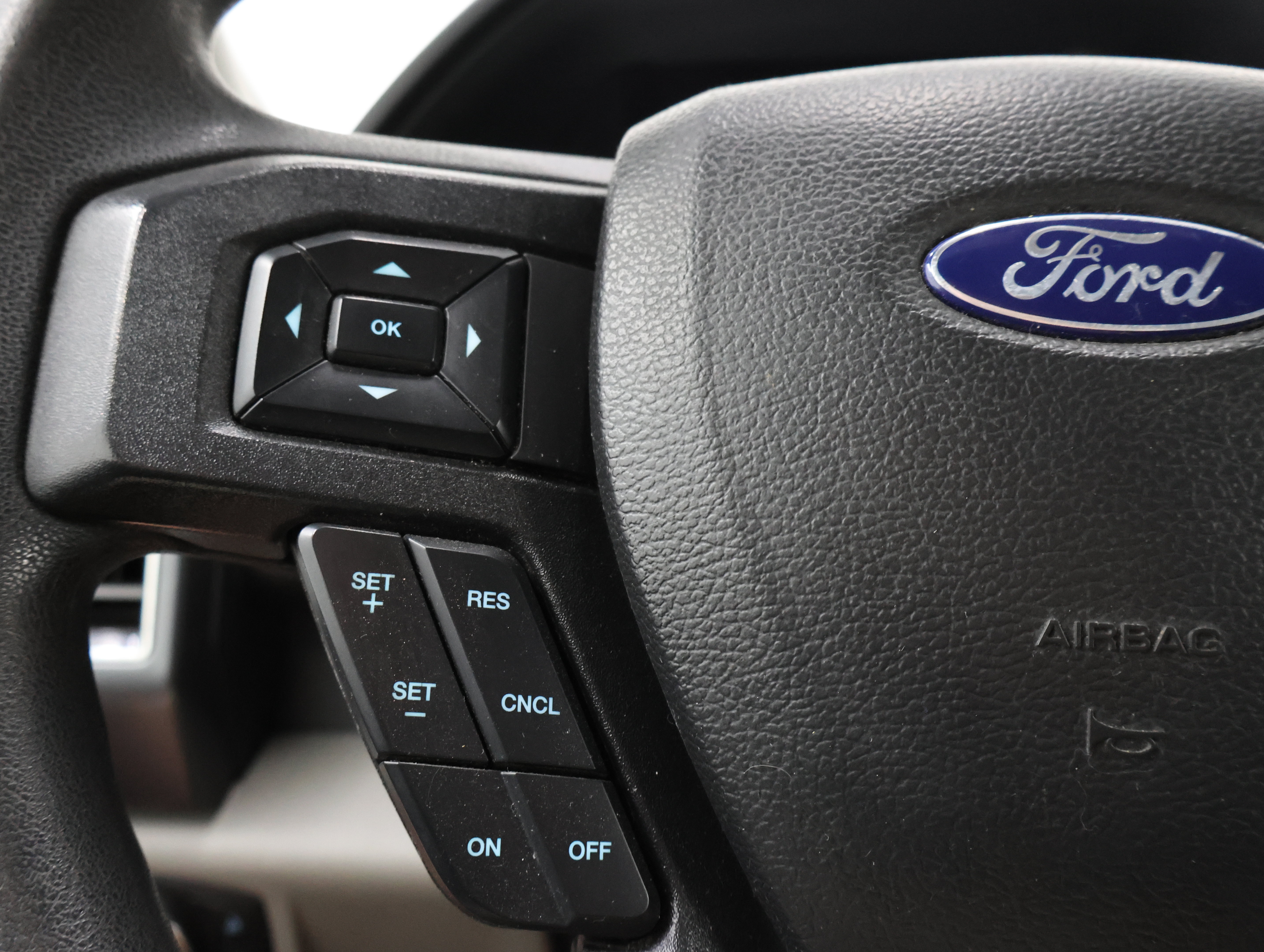 Used 2022 Ford F250 XLT w/ FX4 Off-Road Package AWD/4WD image 15