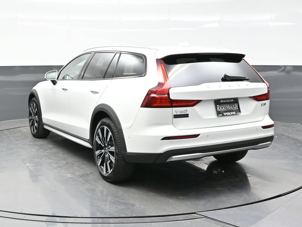 New 2026 Volvo V60 B5 Cross Country Ultra w/ Climate Package AWD/4WD image 5