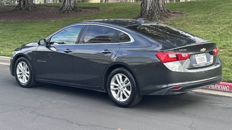 Used 2017 Chevrolet Malibu LT FWD image 6