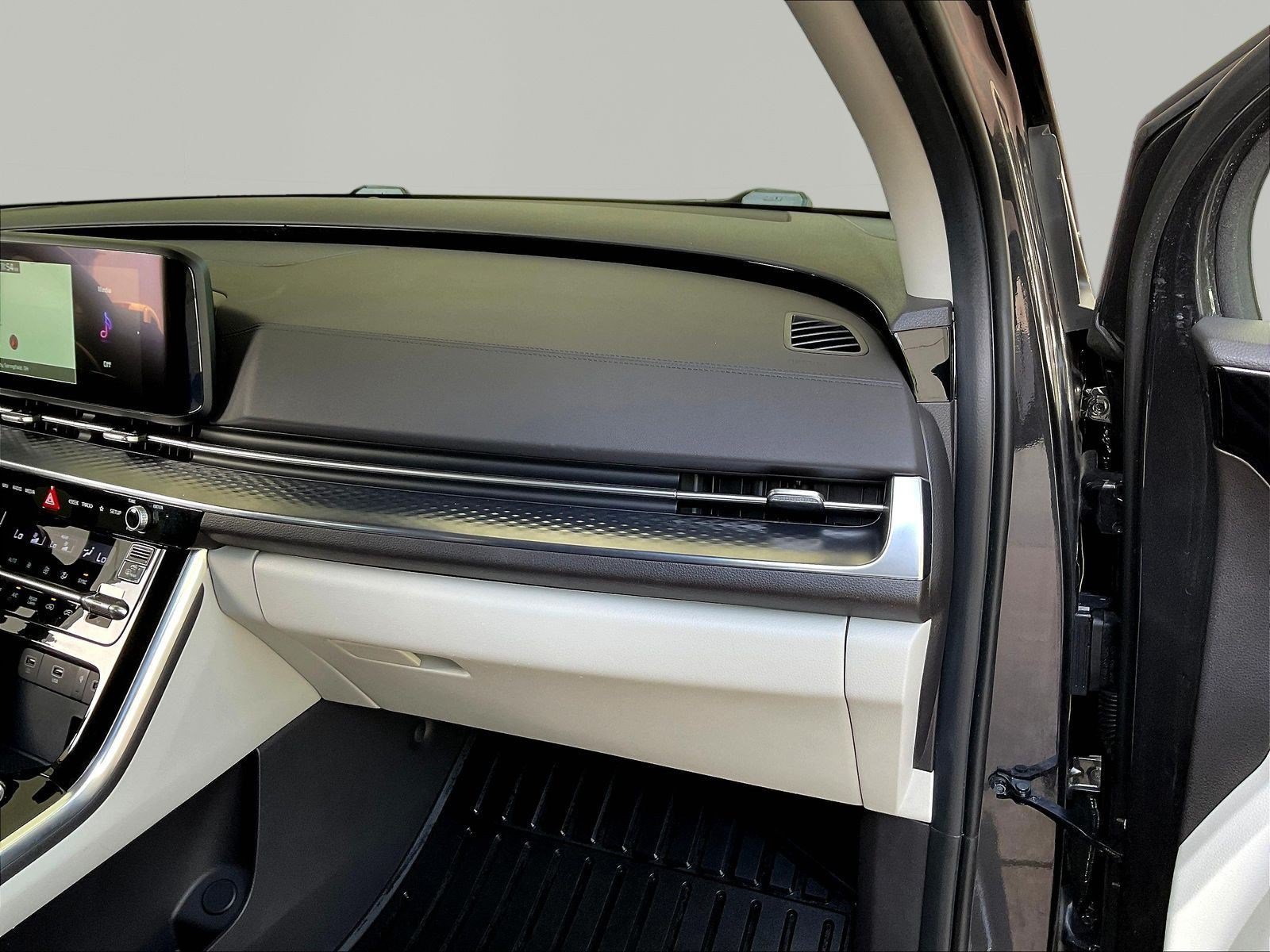 Used 2024 Kia Carnival SX Prestige FWD image 27