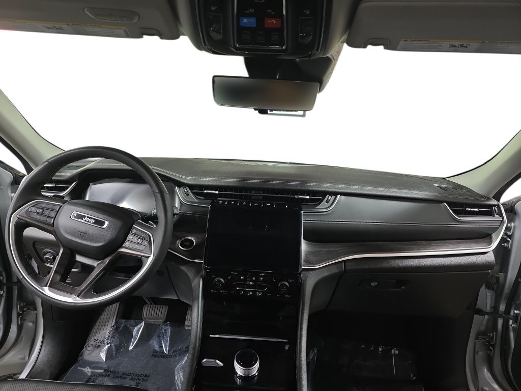 Used 2023 Jeep Grand Cherokee L Limited w/ Luxury Tech Group II AWD/4WD image 9