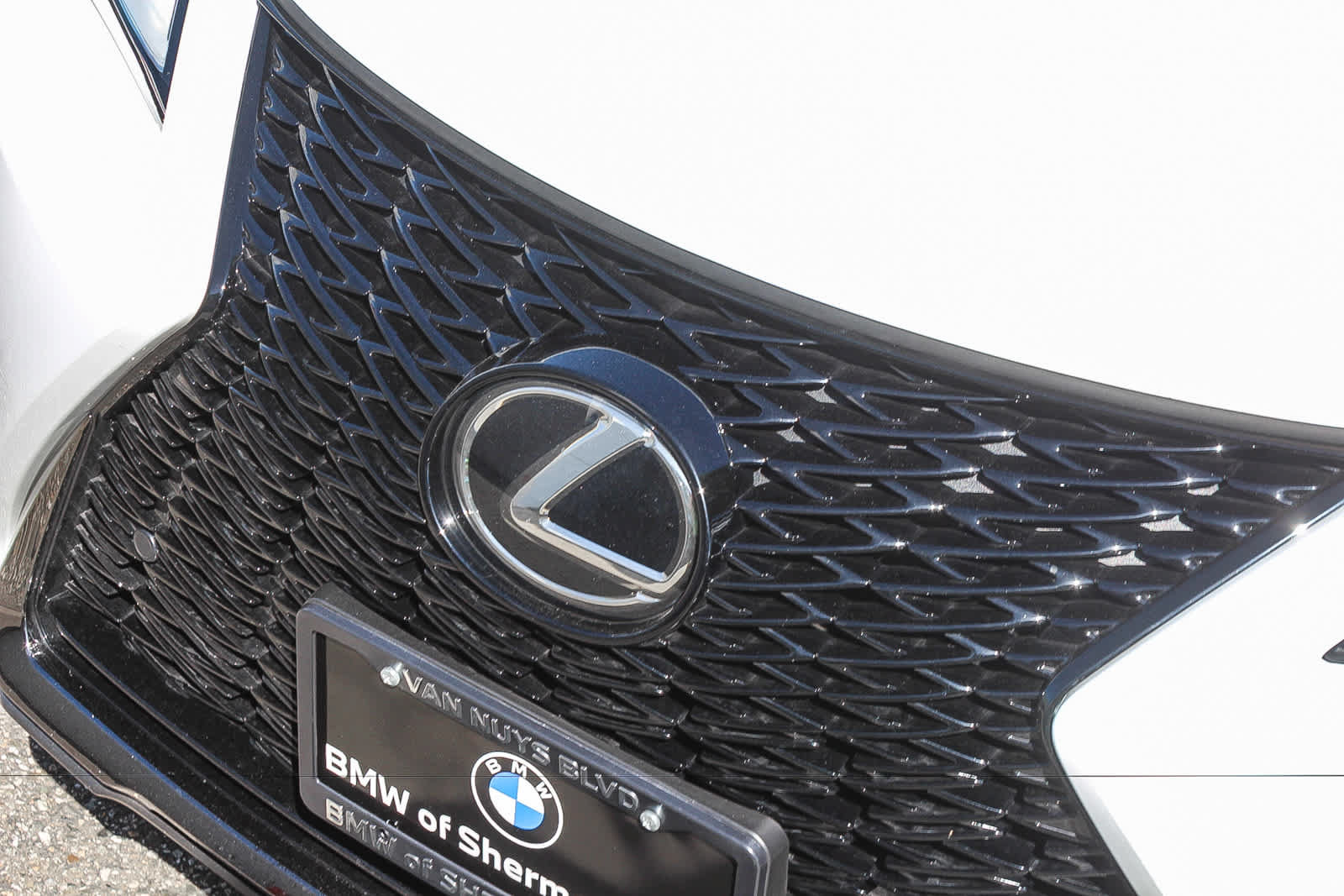 Used 2025 Lexus UX 300h FWD w/ Cold Area Package image 11