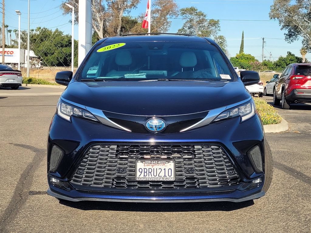 Used 2022 Toyota Sienna XSE w/ XSE Plus Package AWD/4WD image 2