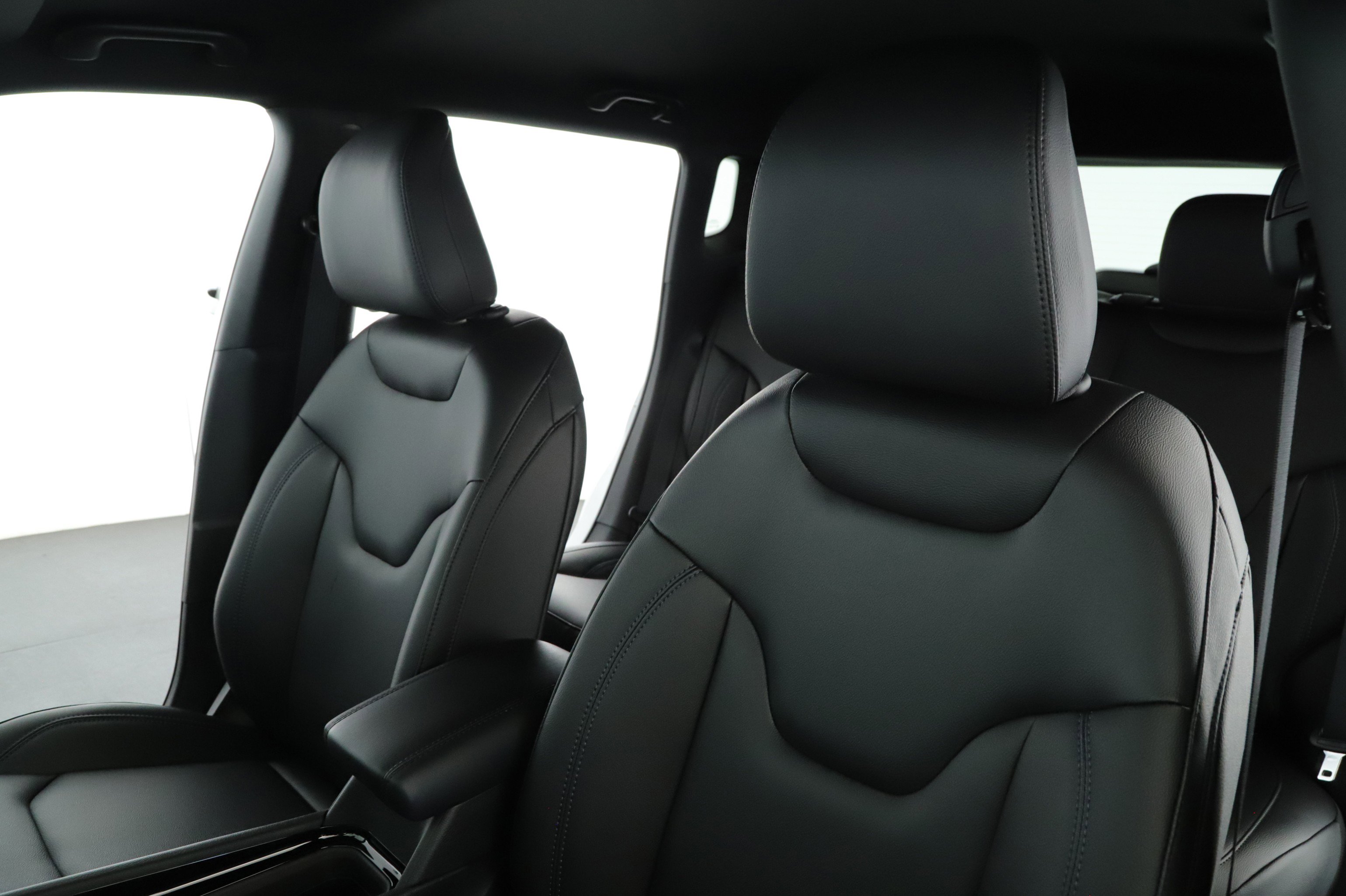 New 2026 Jeep Compass Limited image 4