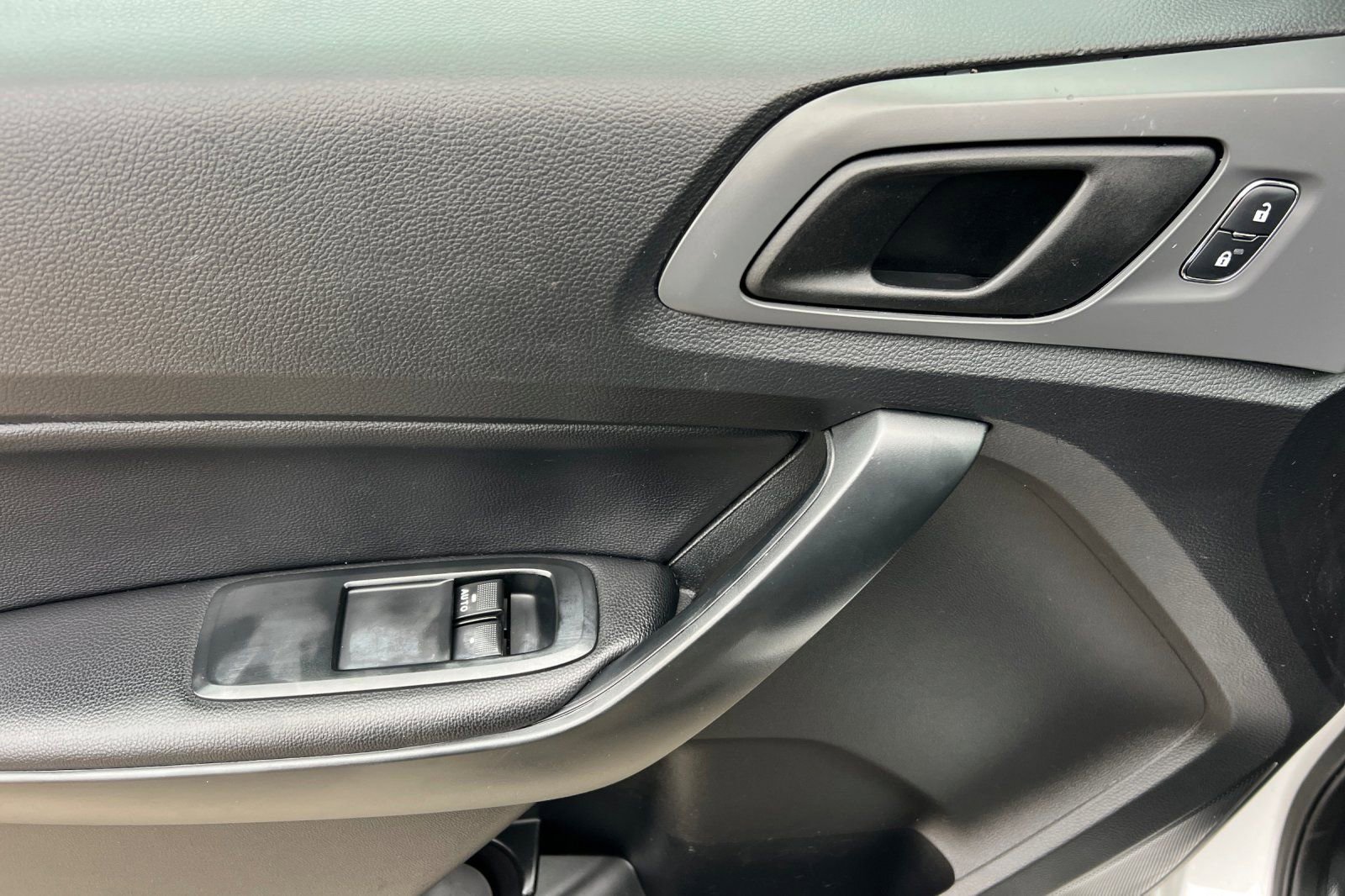 Used 2020 Ford Ranger XL w/ Equipment Group 101A Mid image 11