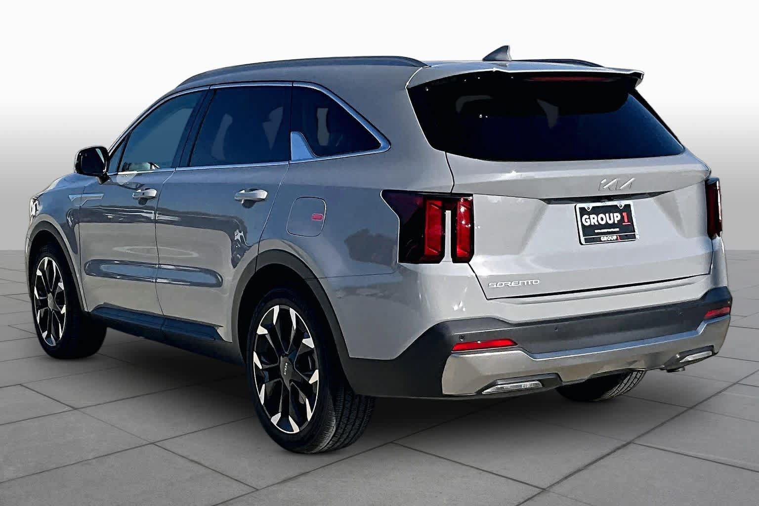 Certified 2026 Kia Sorento EX w/ EX Premium Package FWD image 11