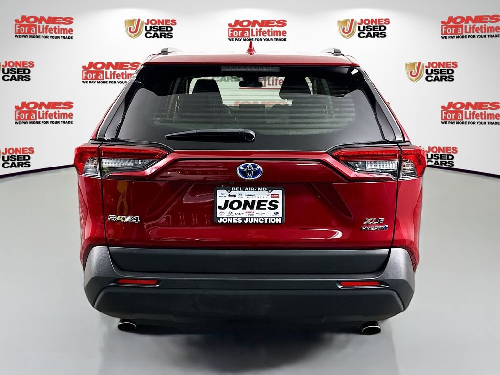 Certified 2021 Toyota RAV4 XLE w/ Convenience Package image 16