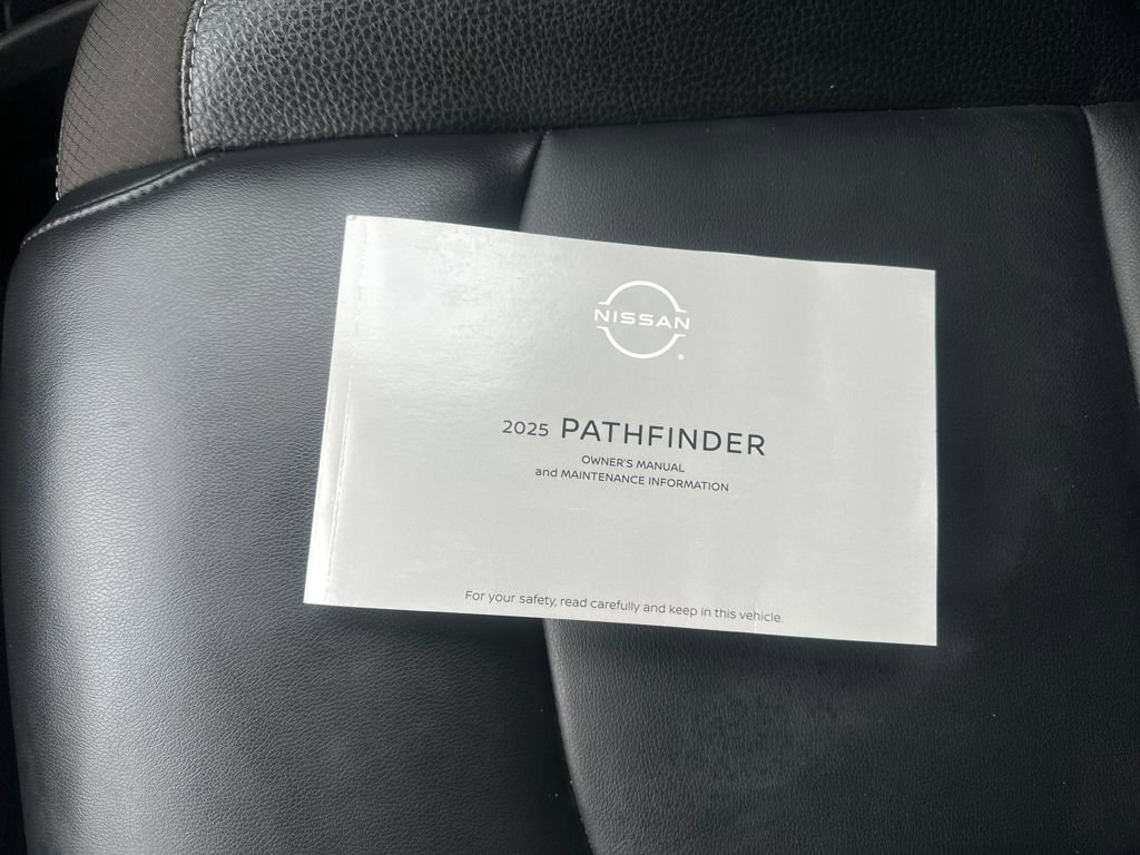 Used 2025 Nissan Pathfinder SL image 29