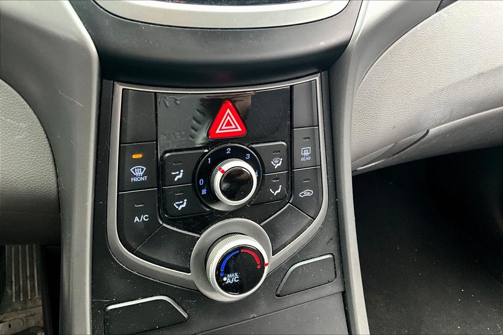 Used 2015 Hyundai Elantra SE w/ Option Group 02 FWD image 15