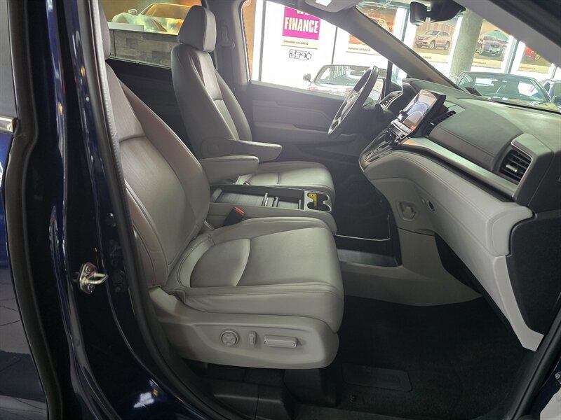 Used 2023 Honda Odyssey EX-L image 14