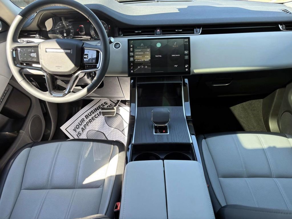 Certified 2025 Land Rover Range Rover Evoque Dynamic SE image 23