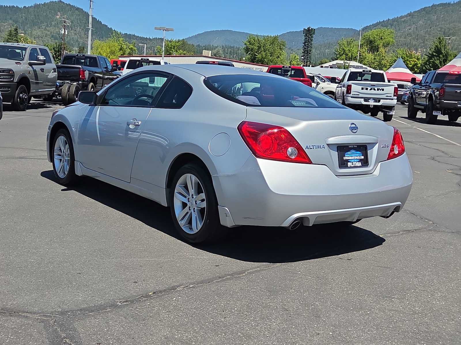 Used 2011 Nissan Altima 2.5 S w/ Convenience Pkg FWD image 12